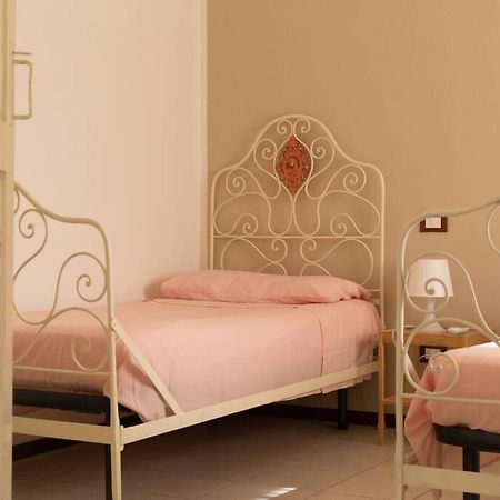 Maria'S Bed - Intero Alloggio Accogliente Dorno 外观 照片